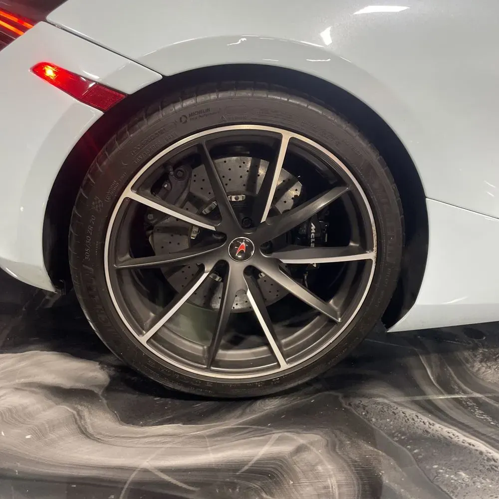 2018 McLaren 720S Base