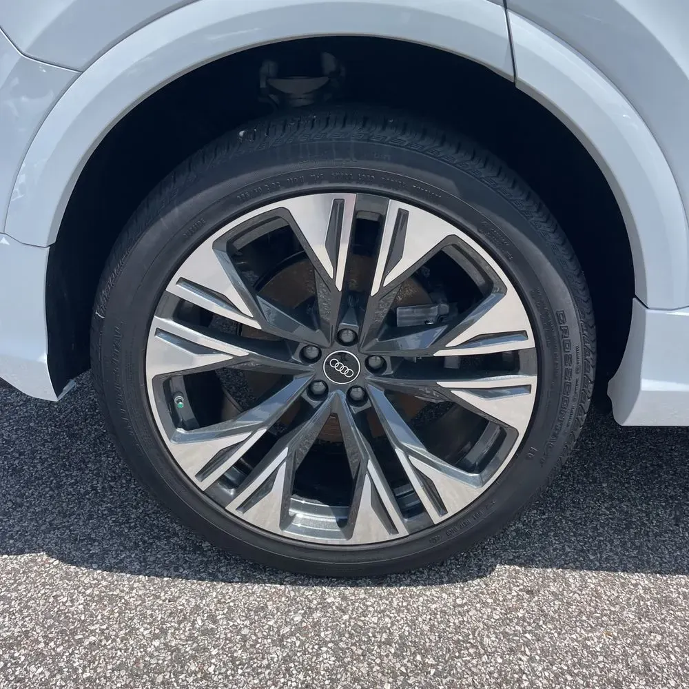2025 Audi Q8 Premium Plus 55