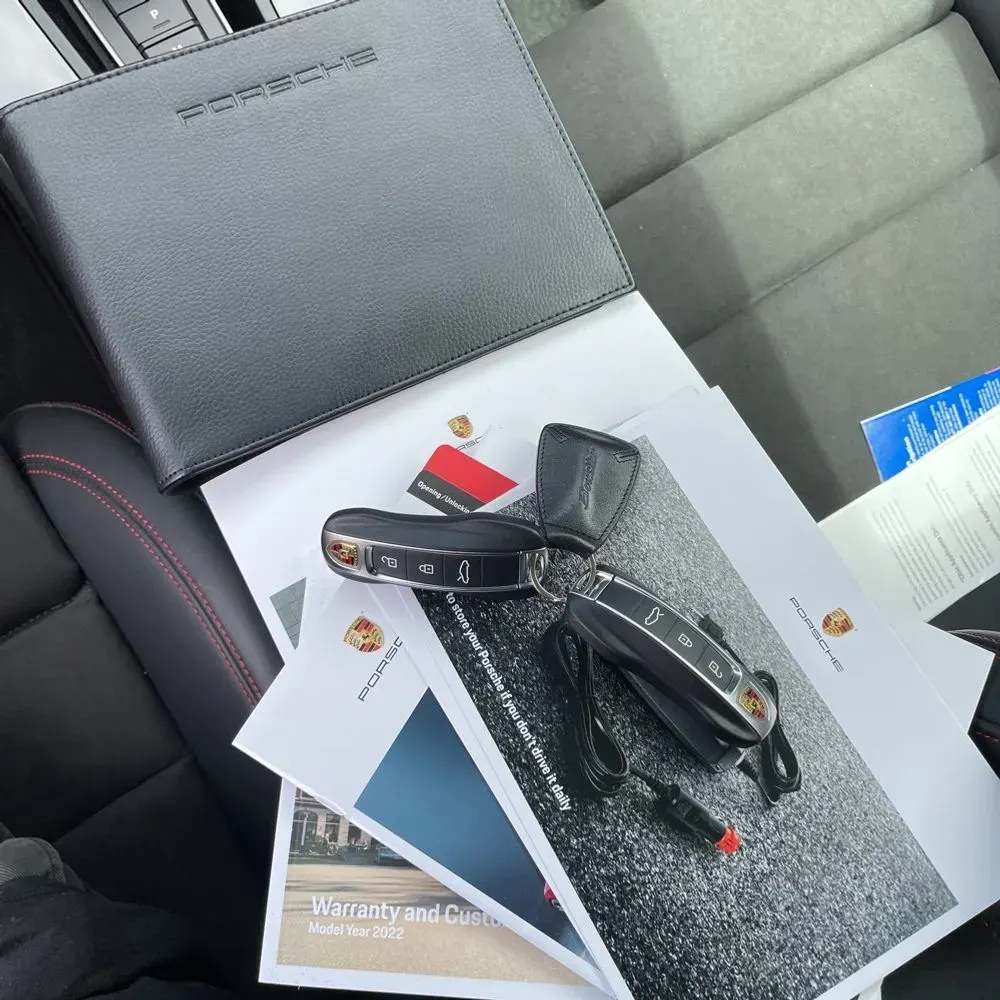 2022 Porsche 911 Carrera 4 GTS