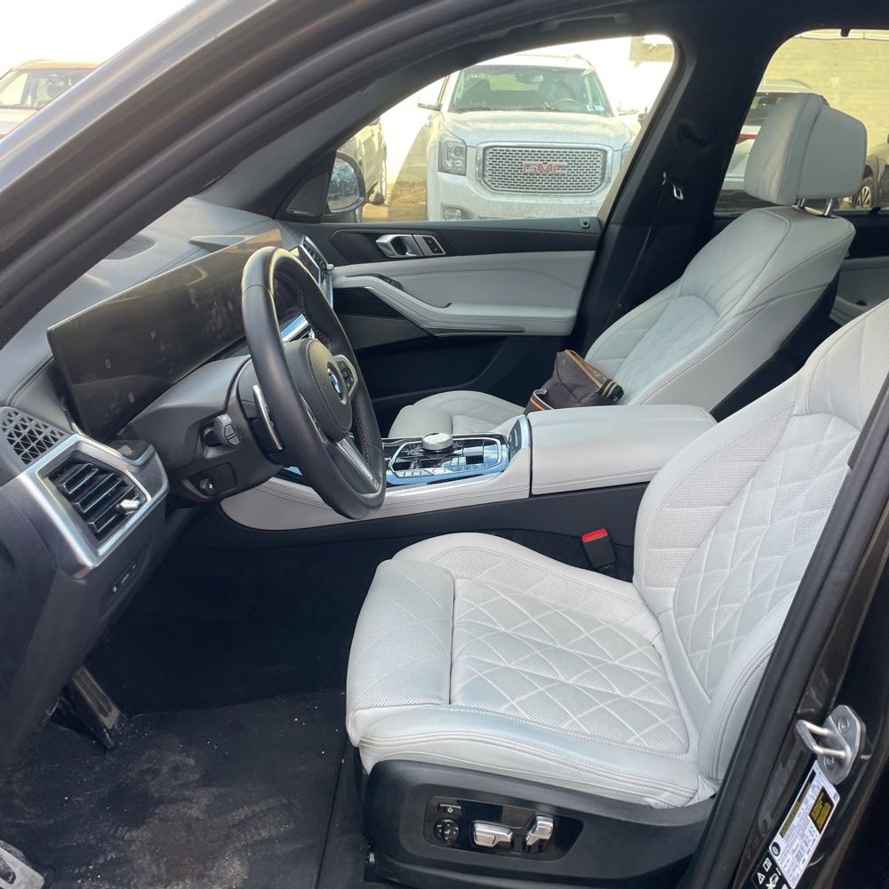 2024 BMW X5 M60i