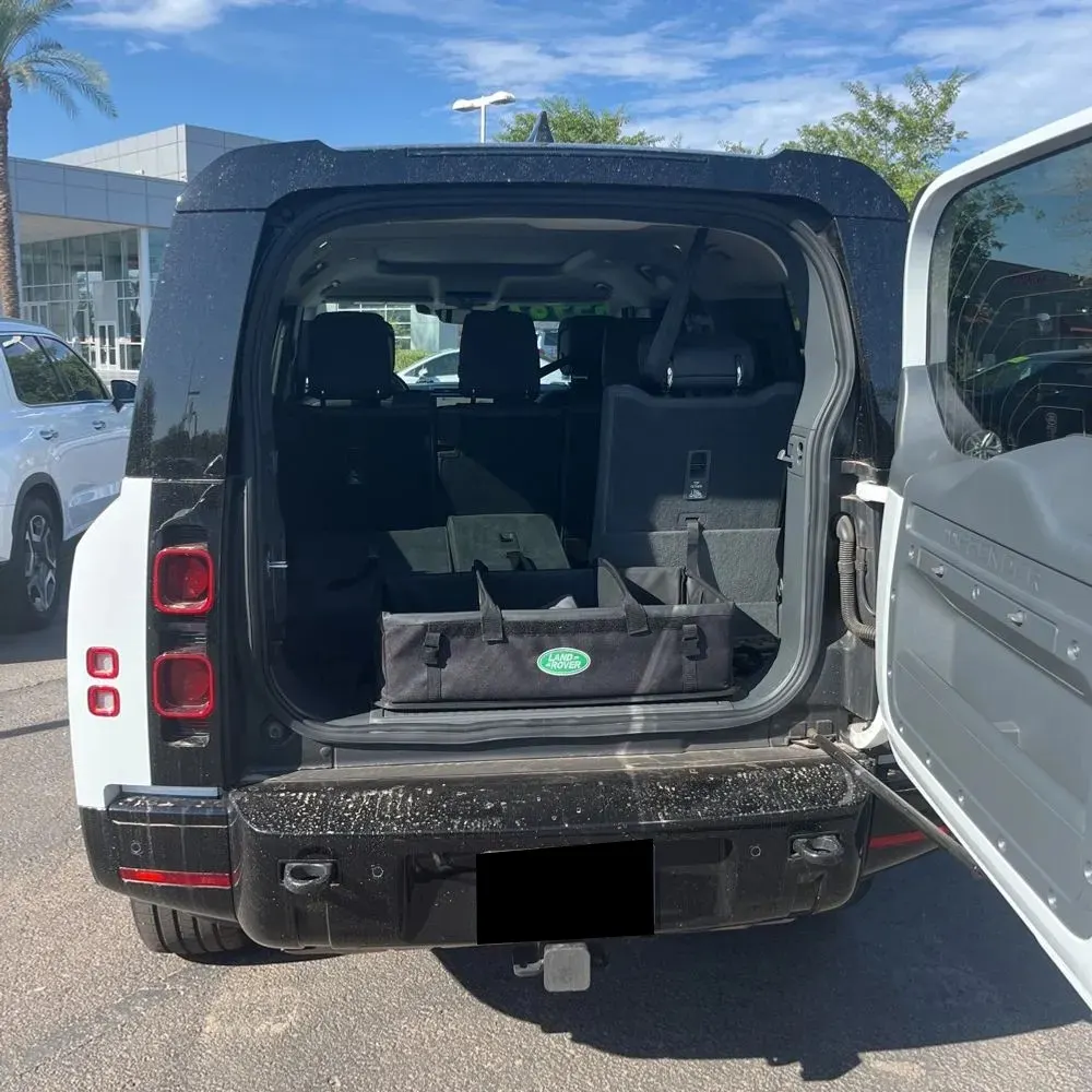 2024 Land Rover Defender 130 X-Dyn SE P400