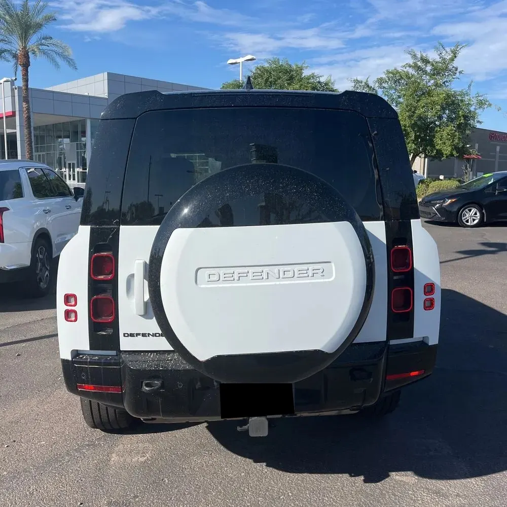 2024 Land Rover Defender 130 X-Dyn SE P400