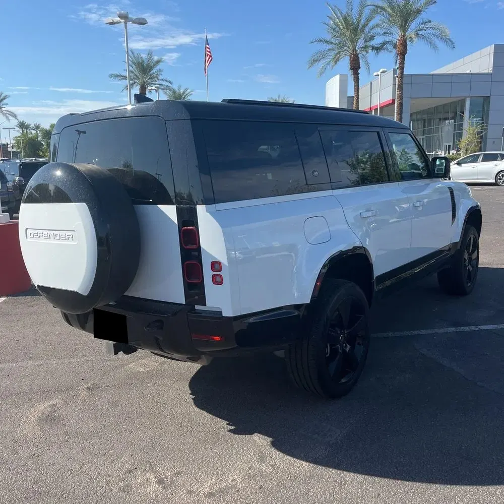 2024 Land Rover Defender 130 X-Dyn SE P400
