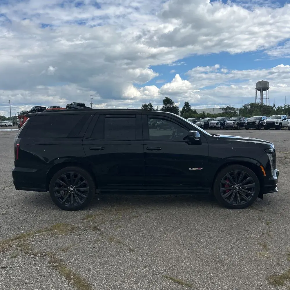2025 Cadillac Escalade V-Sport