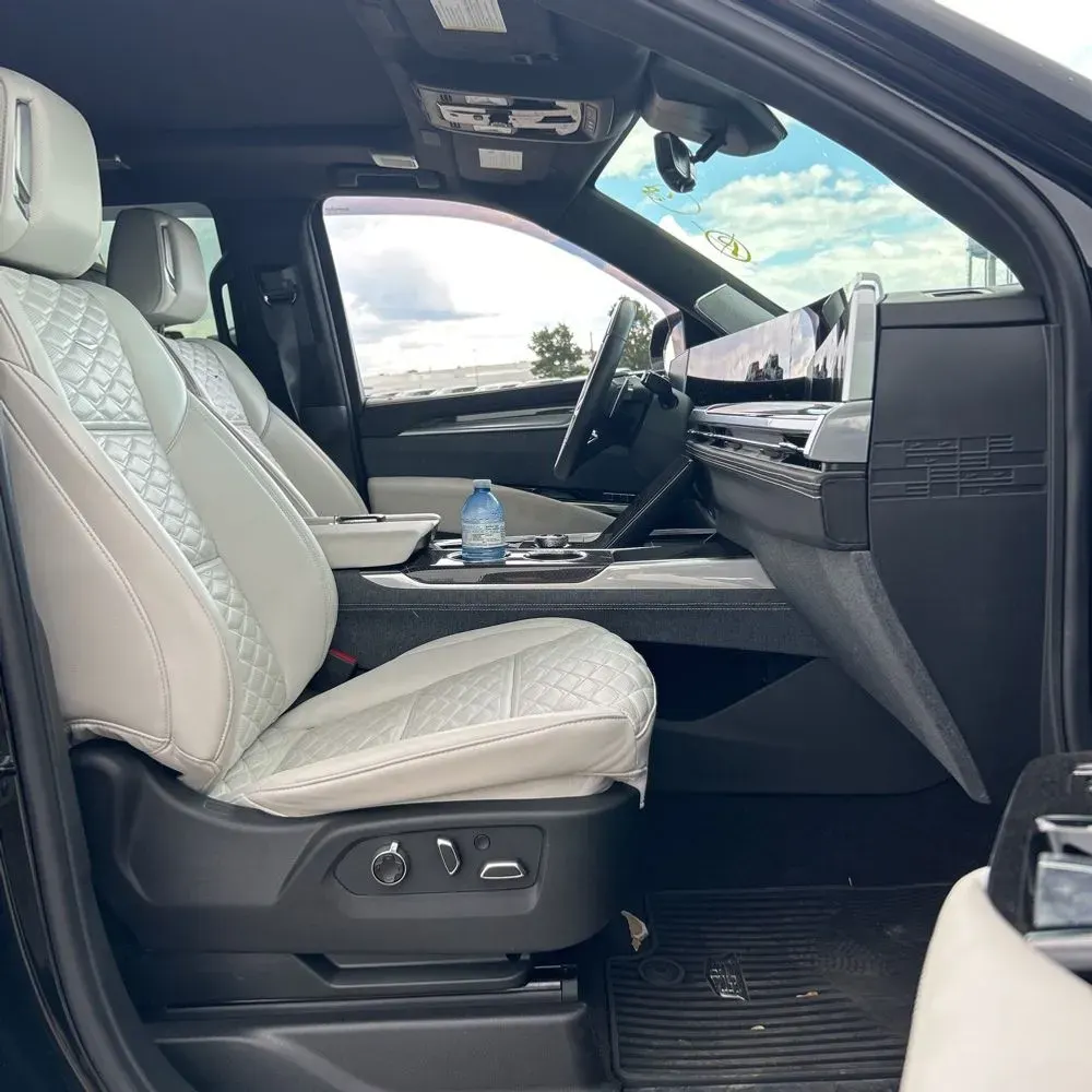 2025 Cadillac Escalade V-Sport