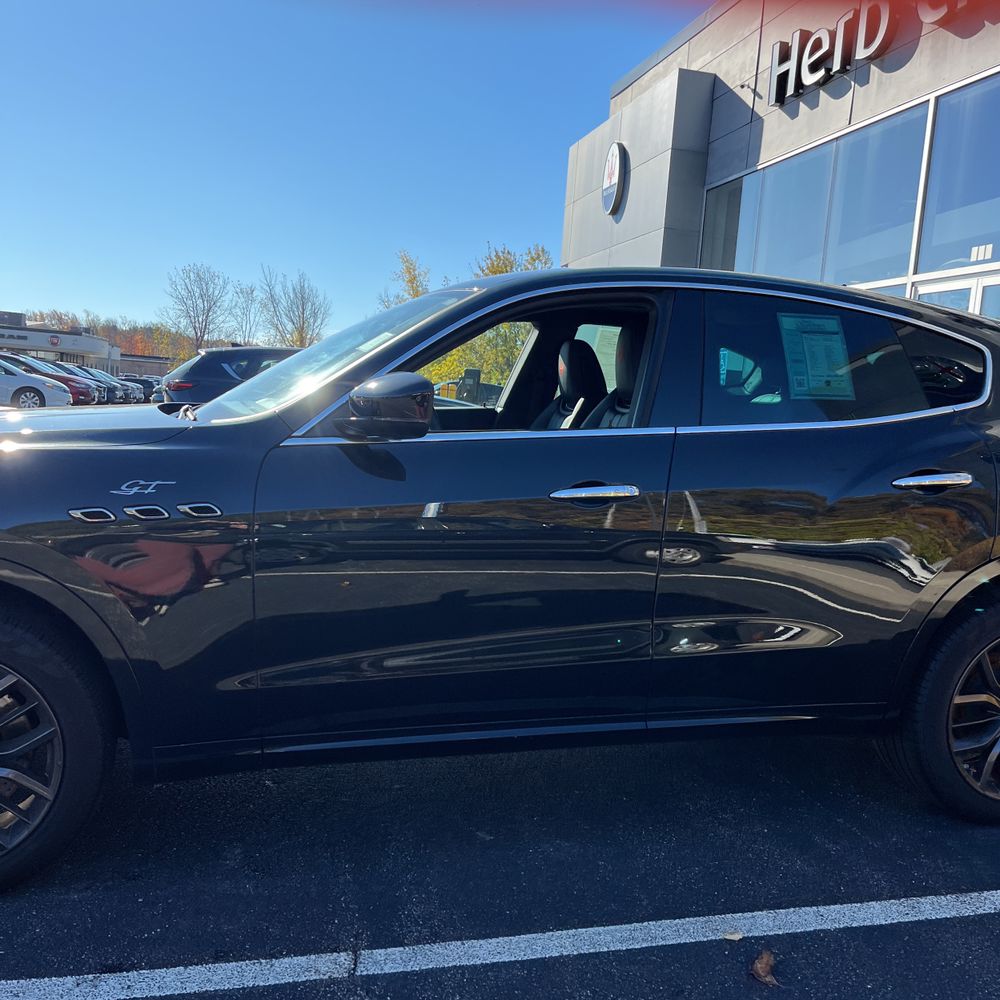 2024 Maserati Levante GT Ultima