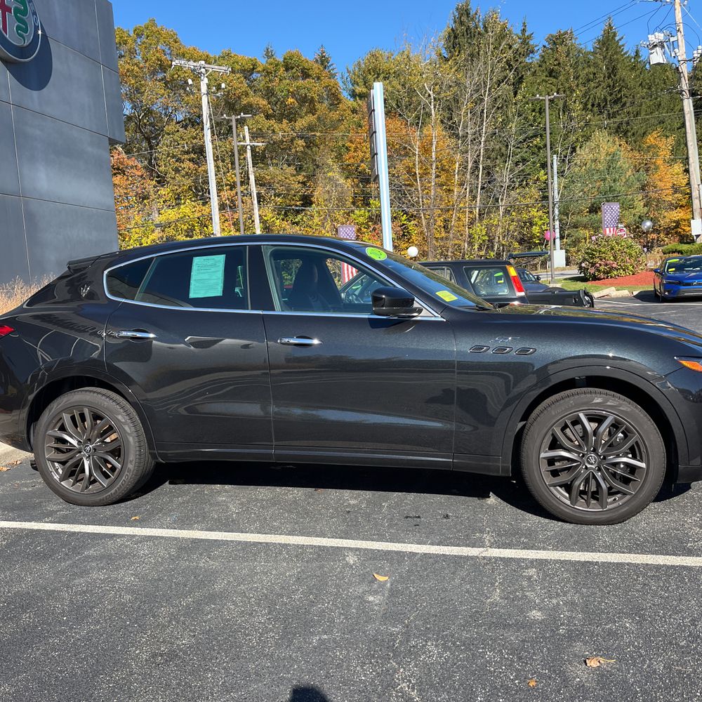 2024 Maserati Levante GT Ultima