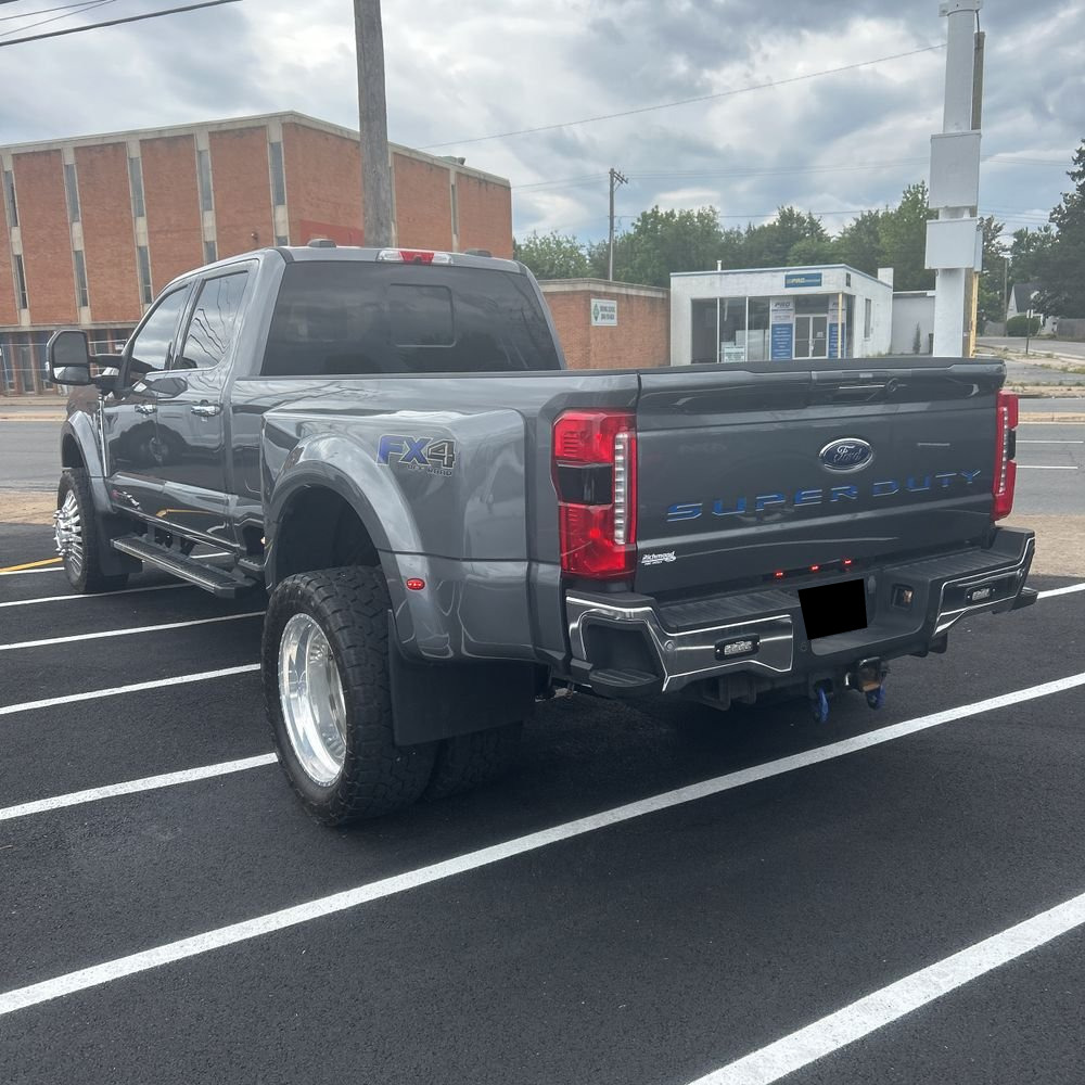 2024 Ford F-450 Super Duty Lariat