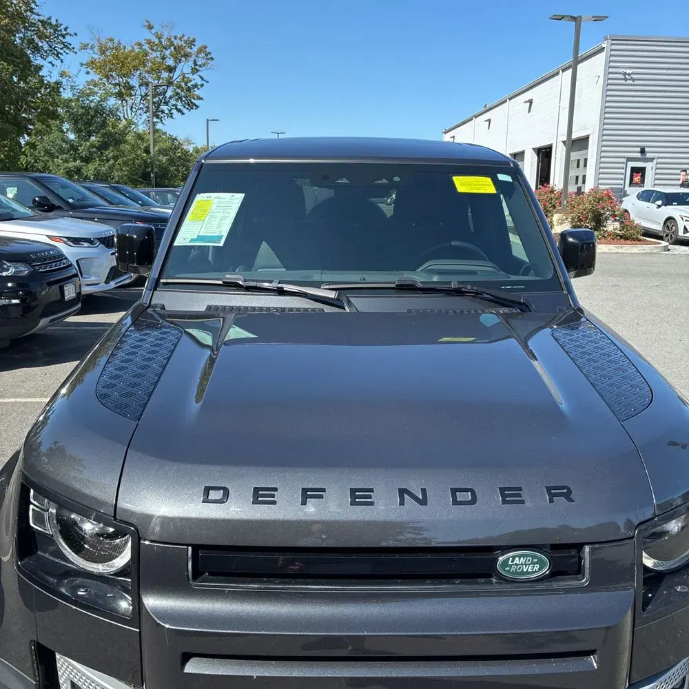 2024 Land Rover Defender 110 V8 P500 SE