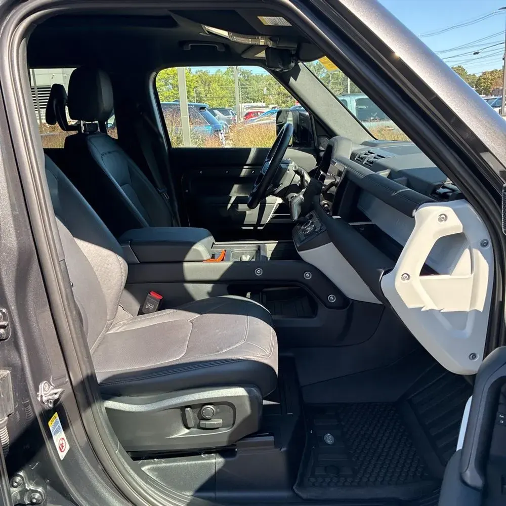 2024 Land Rover Defender 110 V8 P500 SE