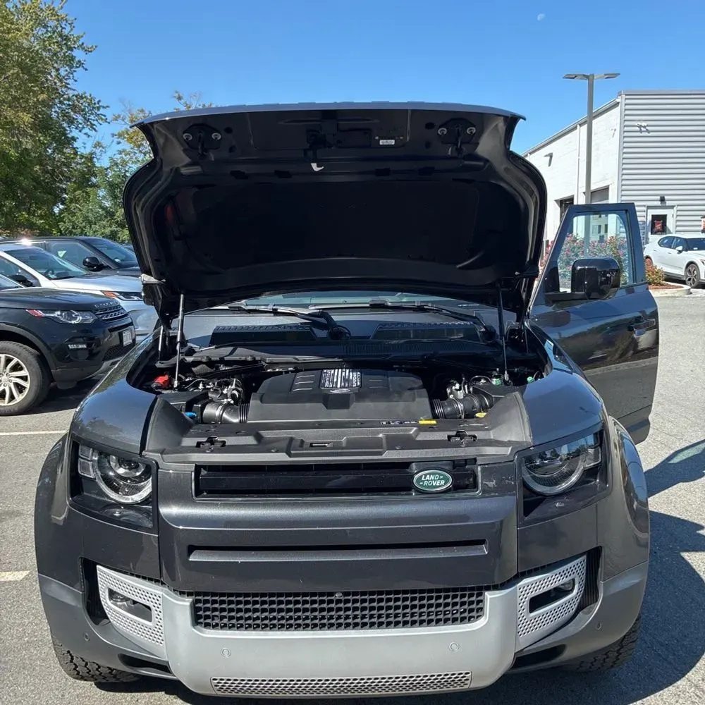 2024 Land Rover Defender 110 V8 P500 SE