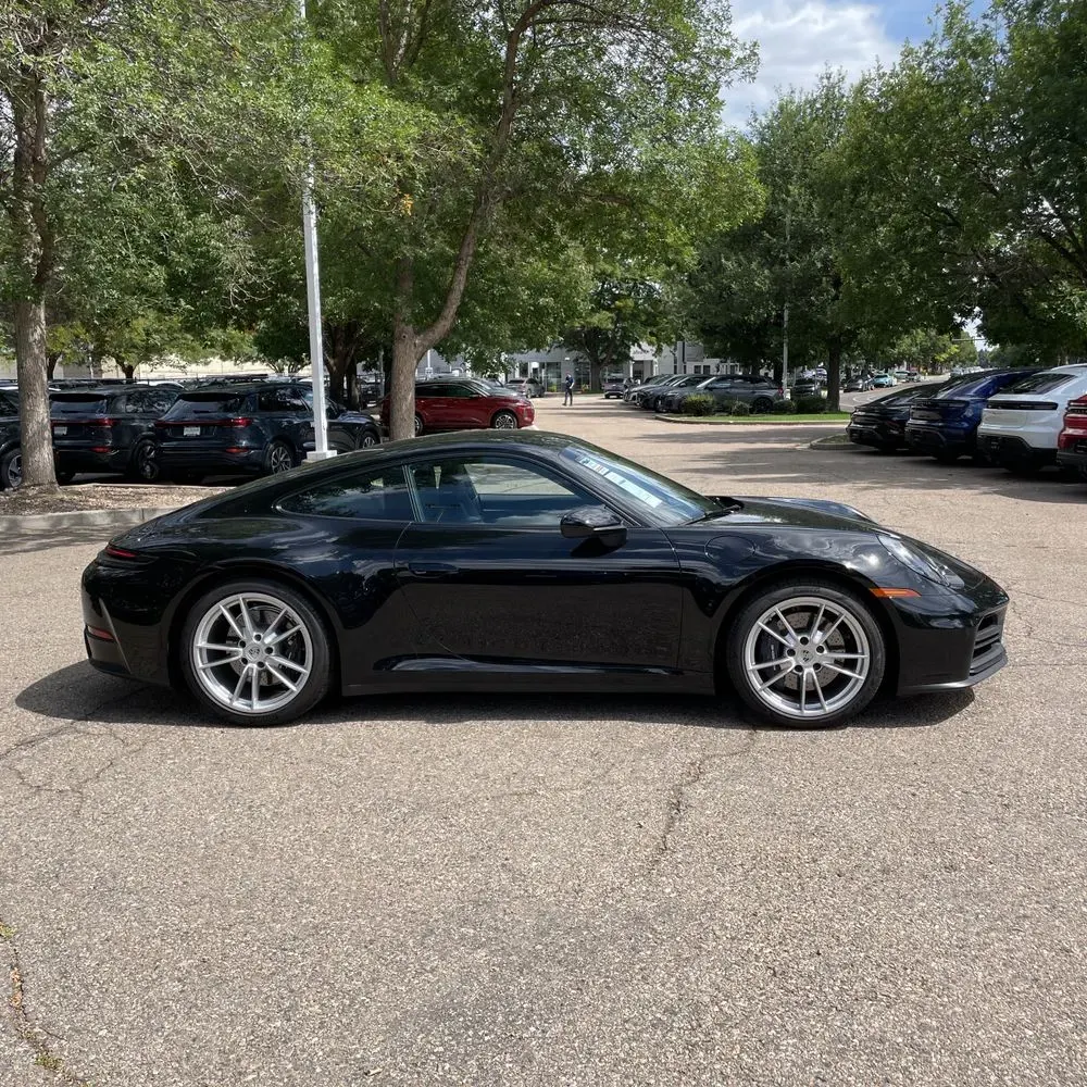 2025 Porsche 911 Carrera