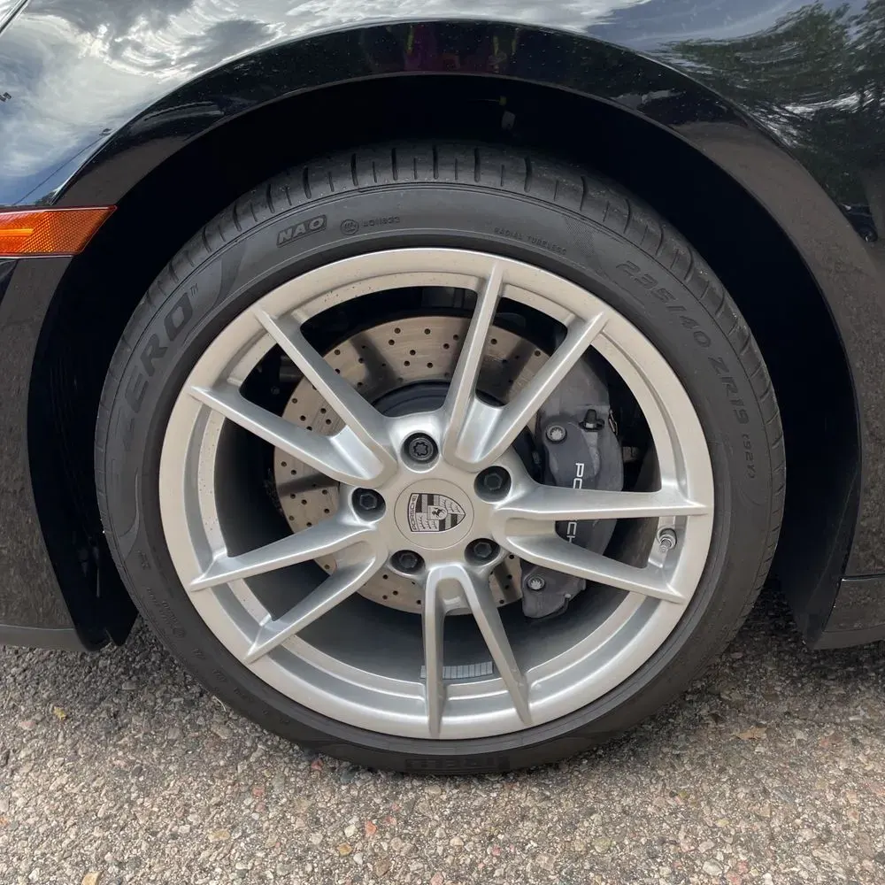 2025 Porsche 911 Carrera