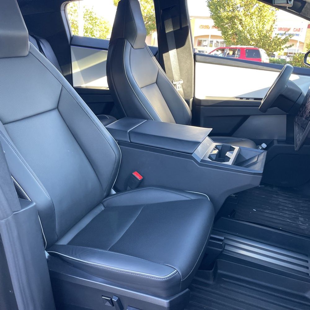 2024 Tesla Cybertruck Base