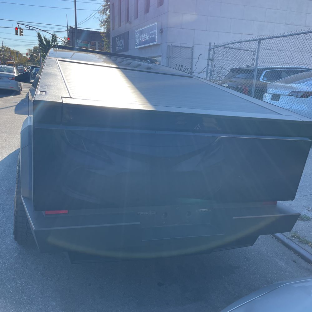 2024 Tesla Cybertruck Base