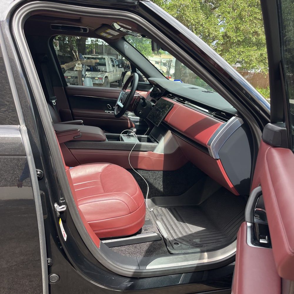 2024 Land Rover Range Rover P530 SE