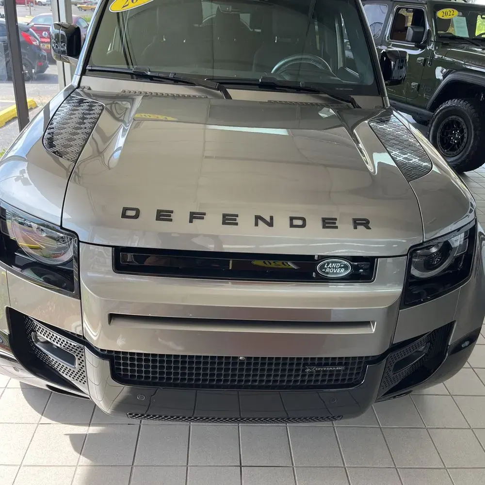 2023 Land Rover Defender 130 X-Dynamic SE