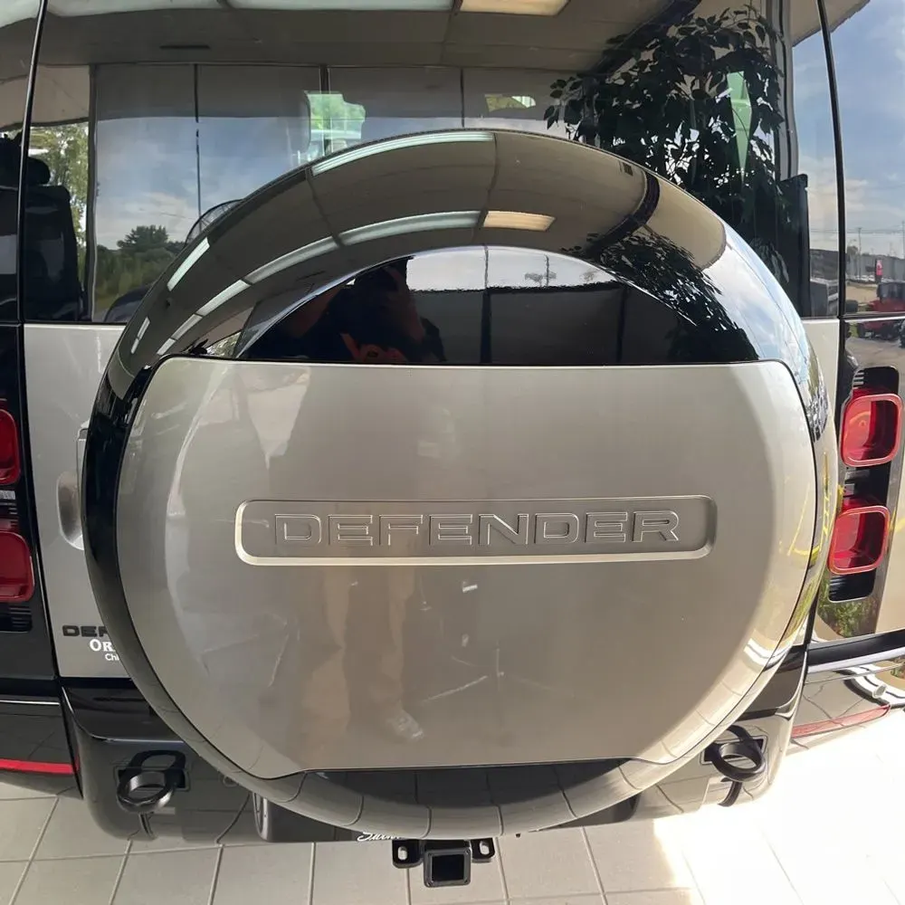 2023 Land Rover Defender 130 X-Dynamic SE