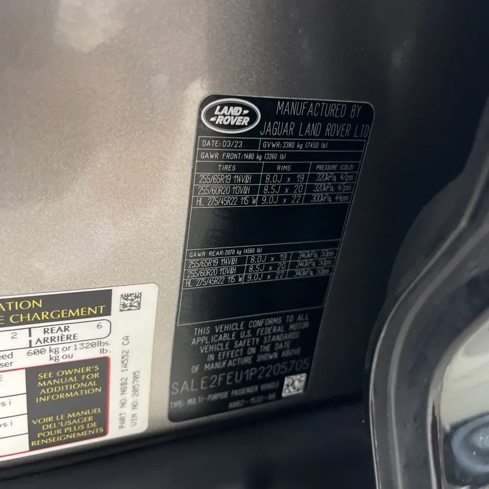 2023 Land Rover Defender 130 X-Dynamic SE