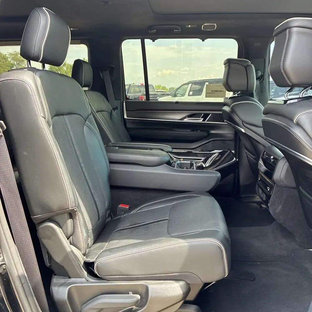 2023 Jeep Grand Wagoneer Series II Obsidian