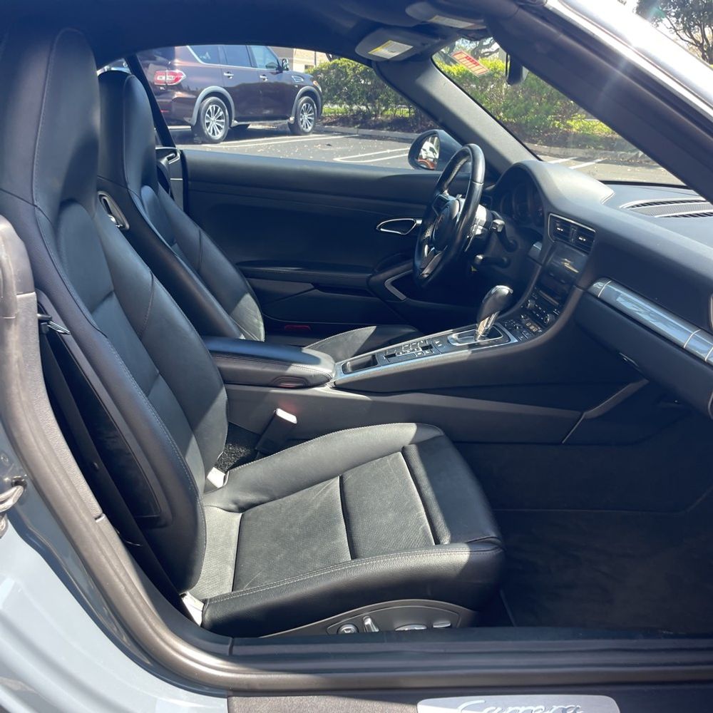 2017 Porsche 911 Carrera