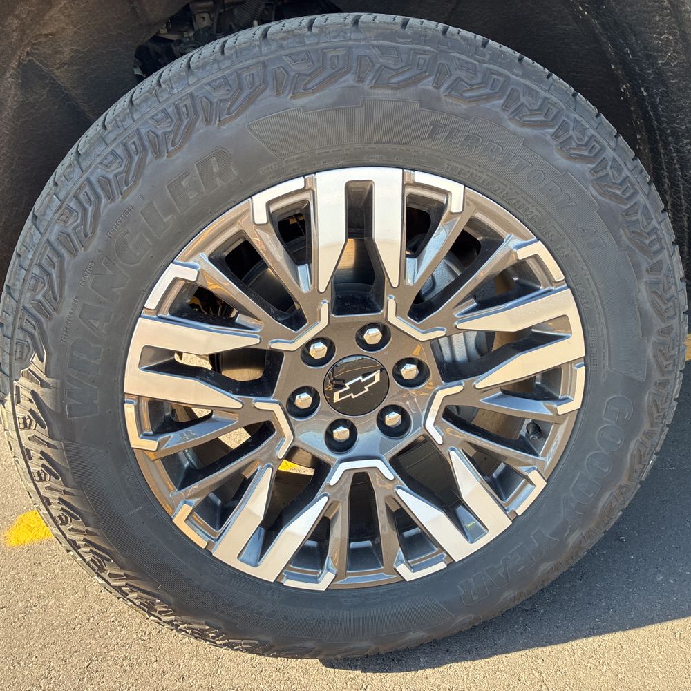 2025 Chevrolet Suburban Z71