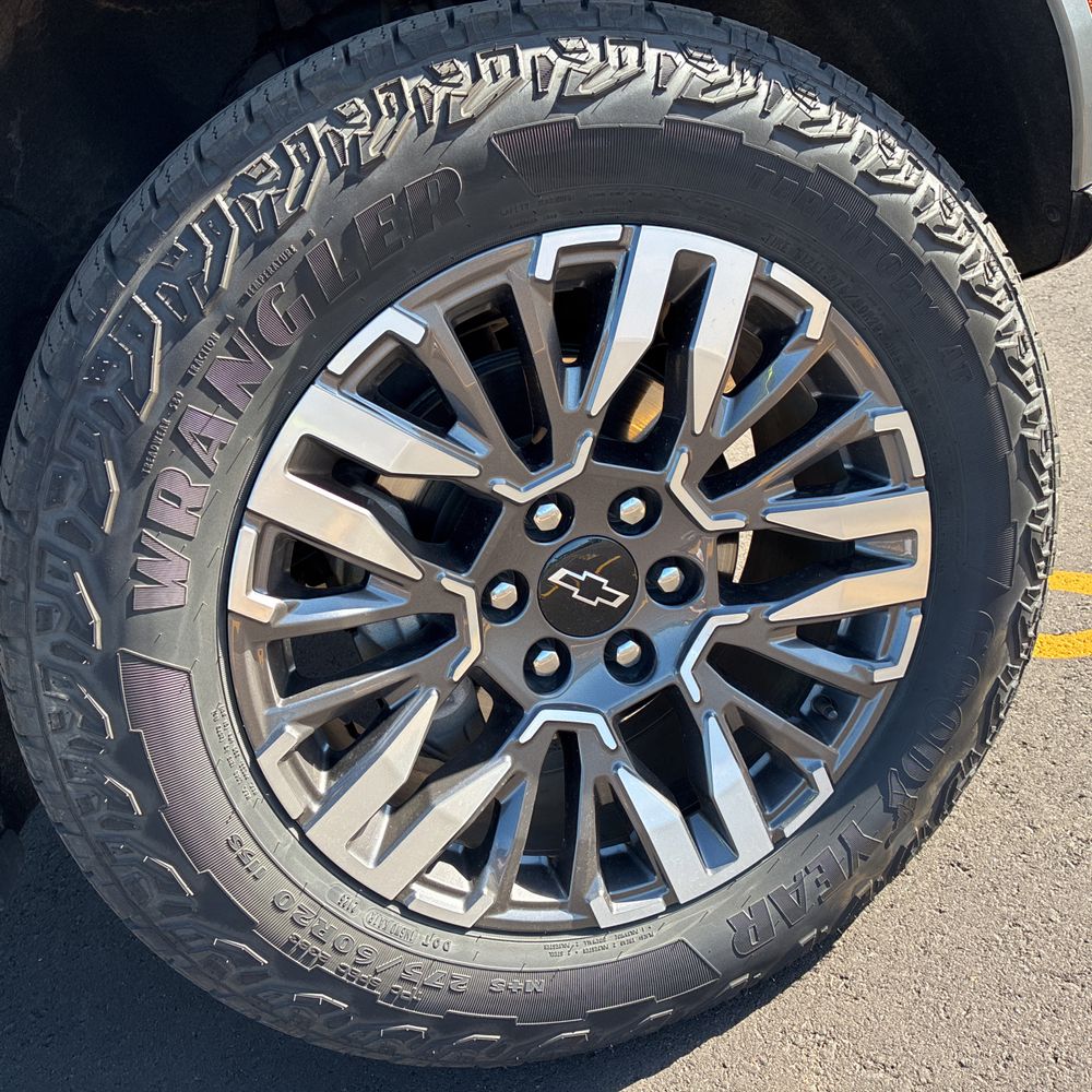 2025 Chevrolet Suburban Z71