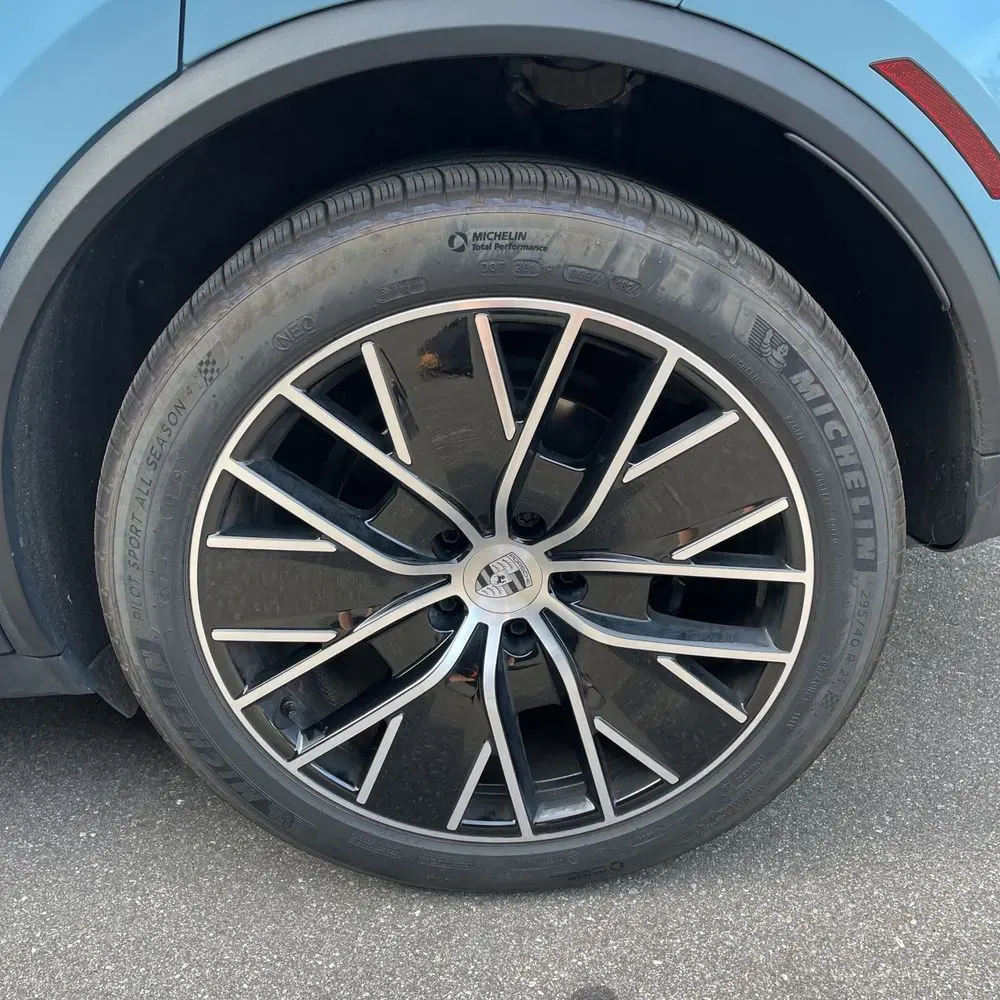 2024 Porsche Macan EV 4