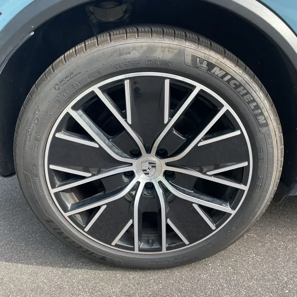 2024 Porsche Macan EV 4