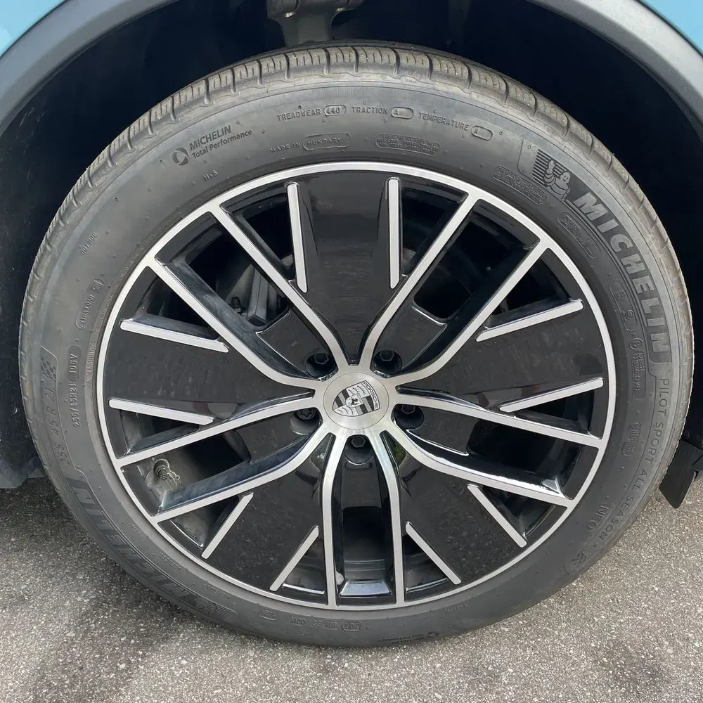 2024 Porsche Macan EV 4