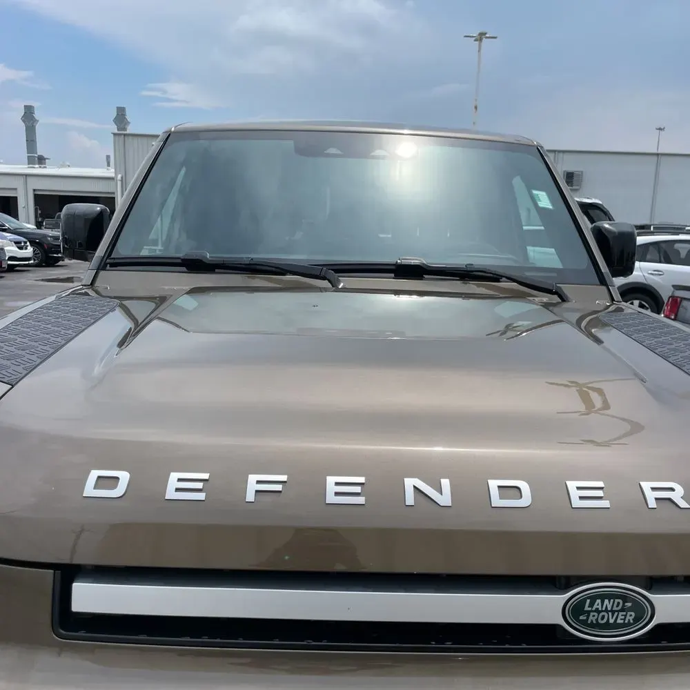 2024 Land Rover Defender 110 S P400