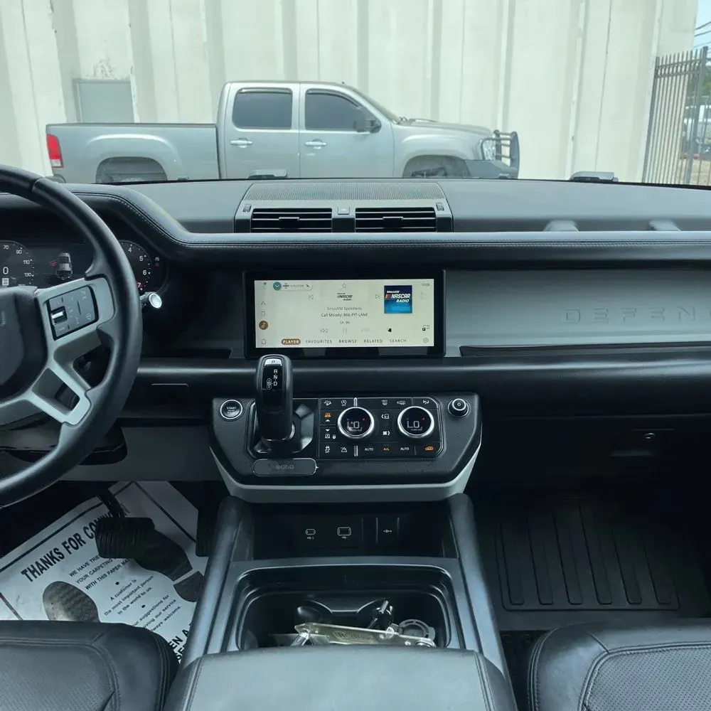 2024 Land Rover Defender 110 S P400