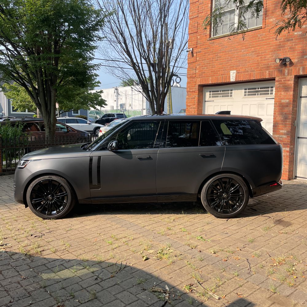 2025 Land Rover Range Rover SE P530