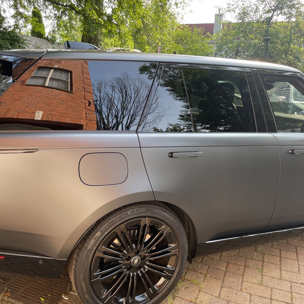 2025 Land Rover Range Rover SE P530