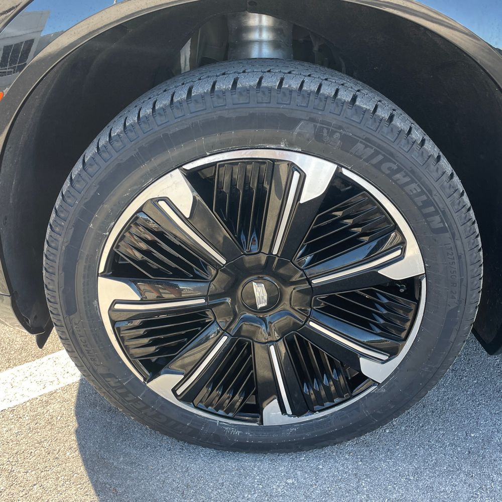 2025 Cadillac Escalade IQ Sport 1