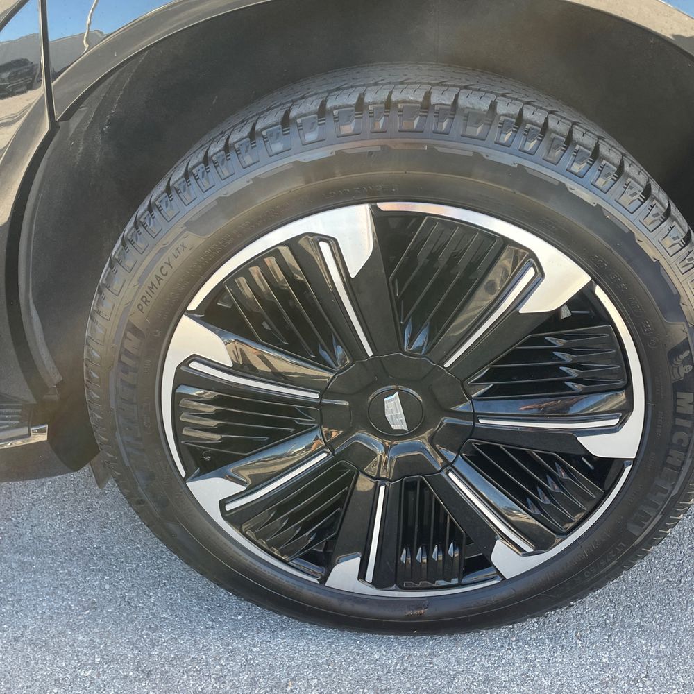 2025 Cadillac Escalade IQ Sport 1