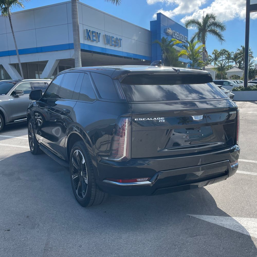 2025 Cadillac Escalade IQ Sport 1