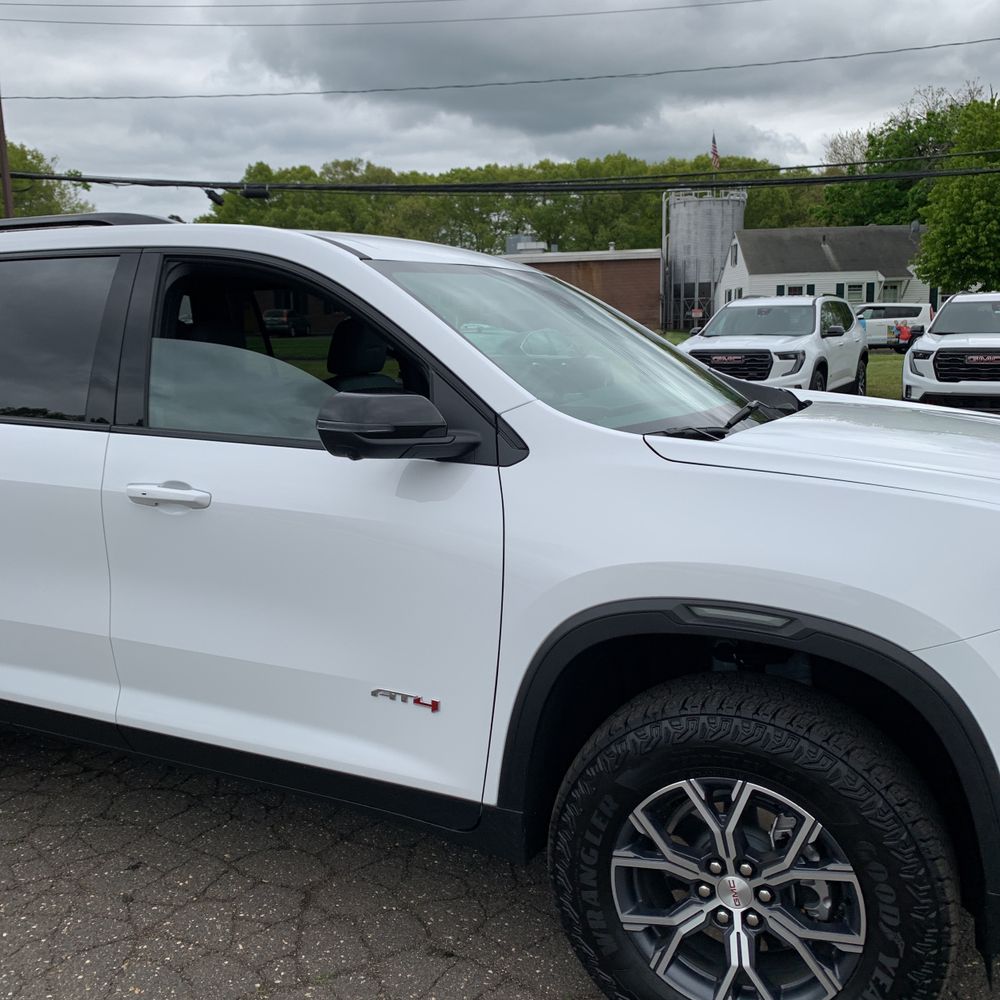 2026 GMC Acadia AT4