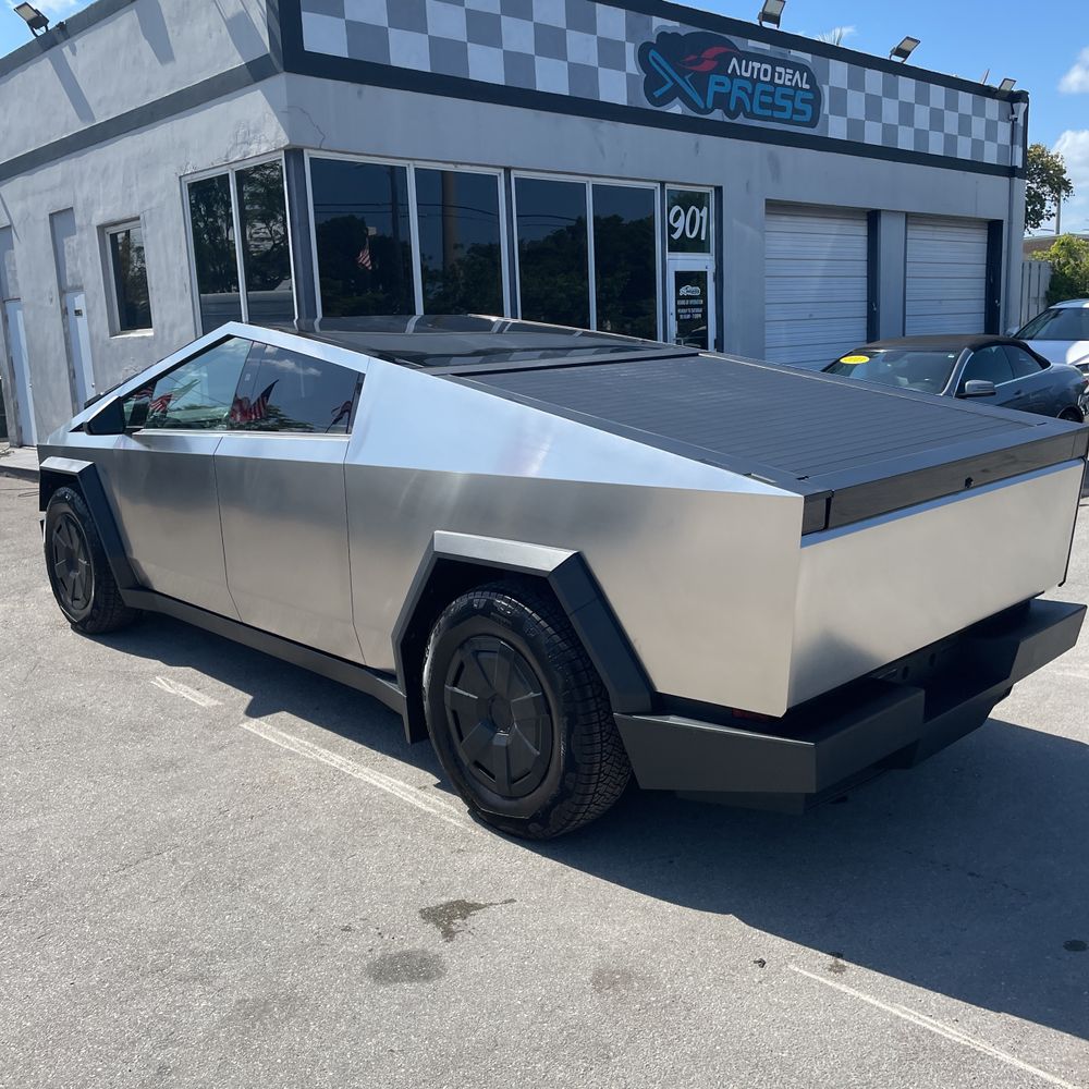 2024 Tesla Cybertruck Base