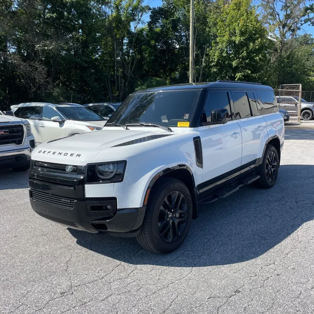 2023 Land Rover Defender 130 X-Dynamic SE