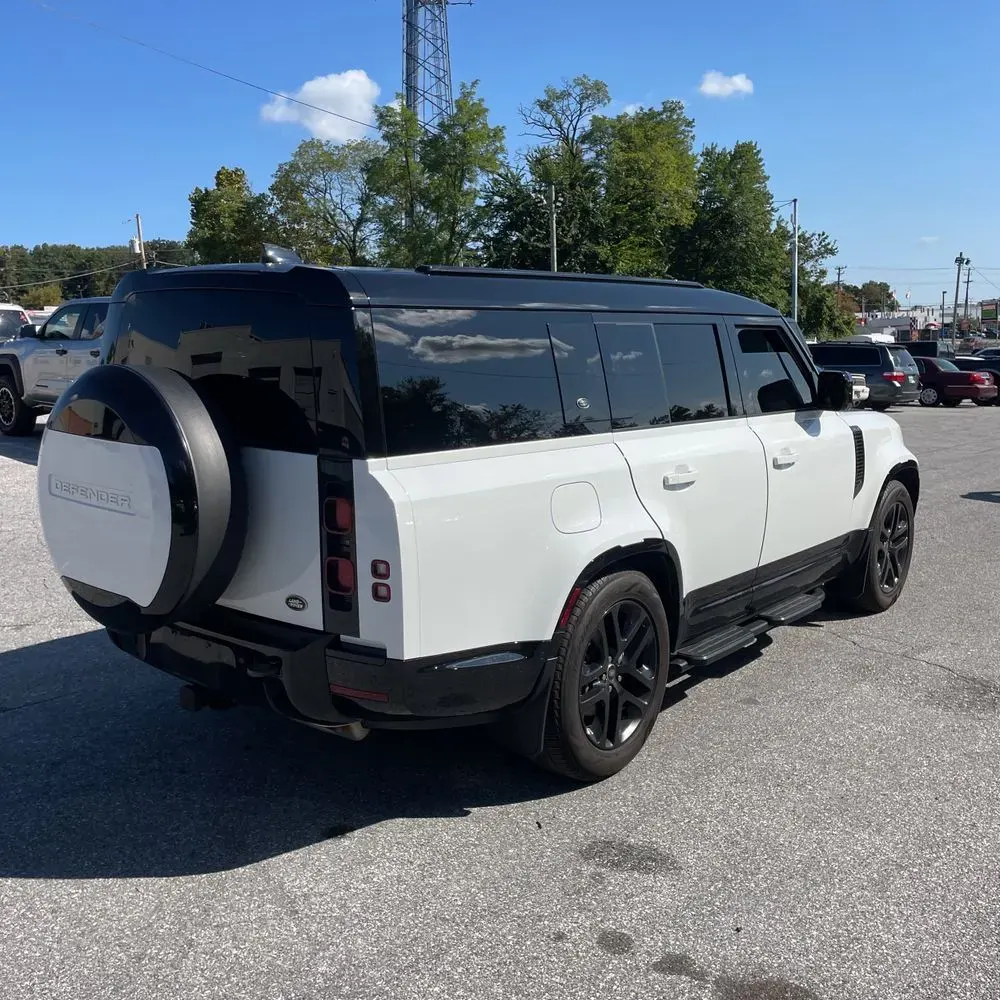 2023 Land Rover Defender 130 X-Dynamic SE