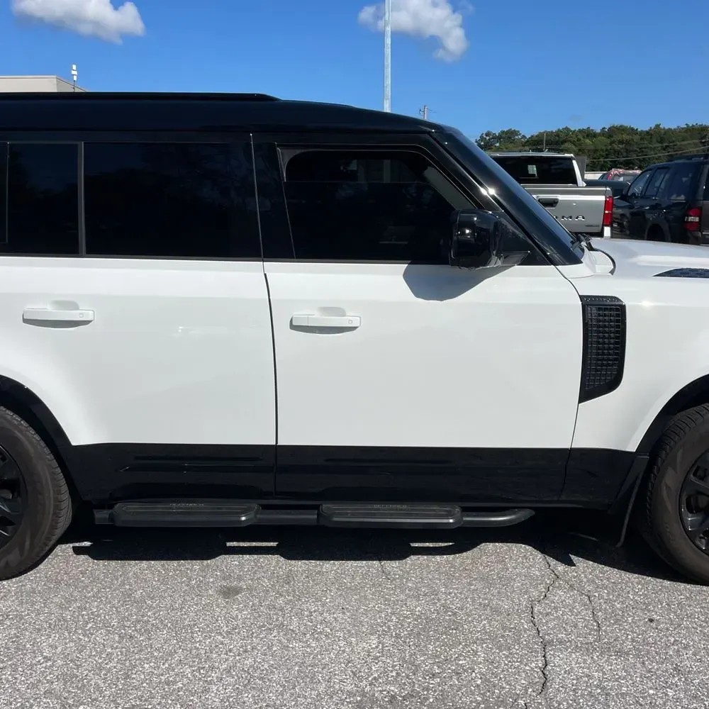 2023 Land Rover Defender 130 X-Dynamic SE