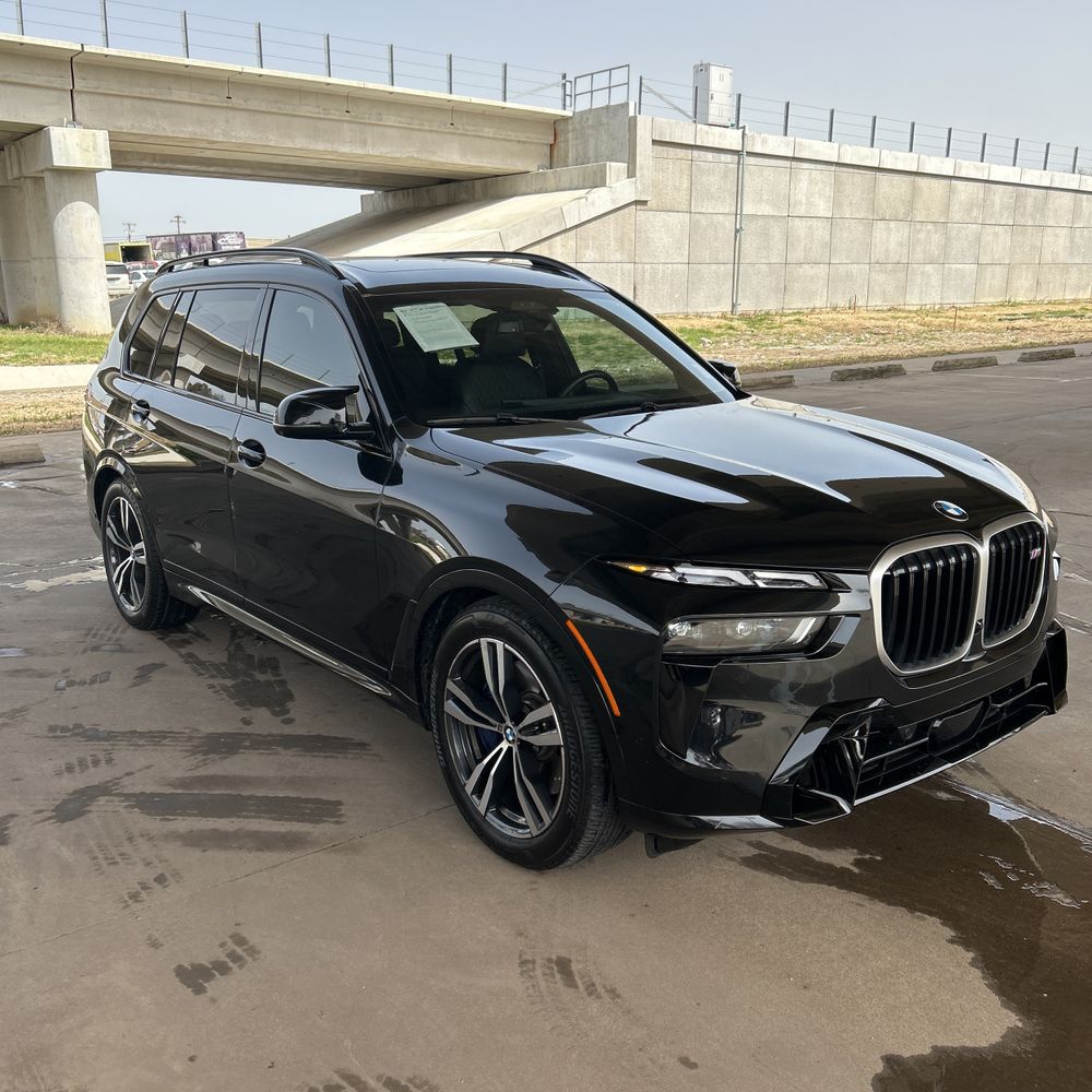2024 BMW X7 M60i