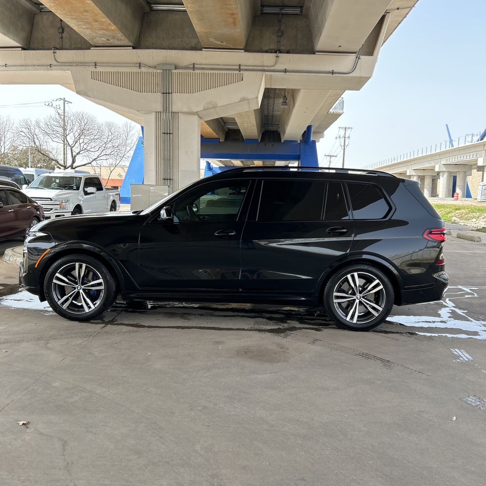 2024 BMW X7 M60i