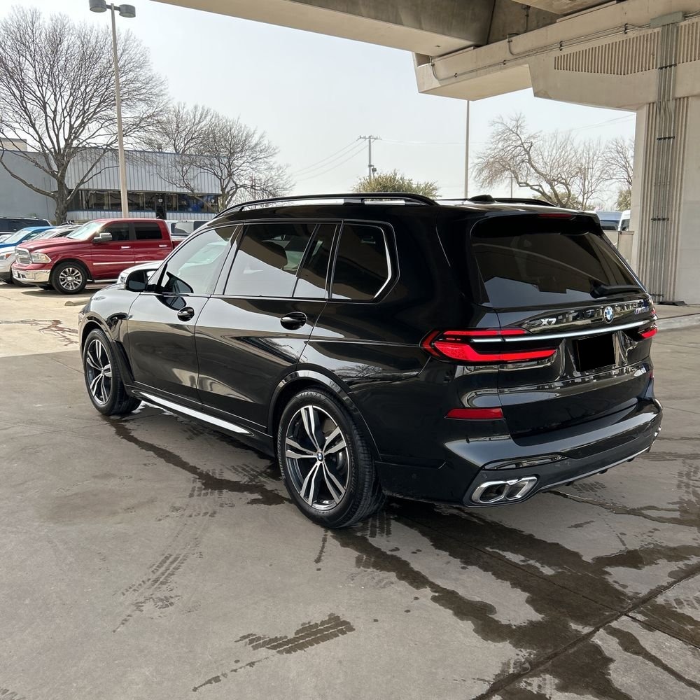 2024 BMW X7 M60i