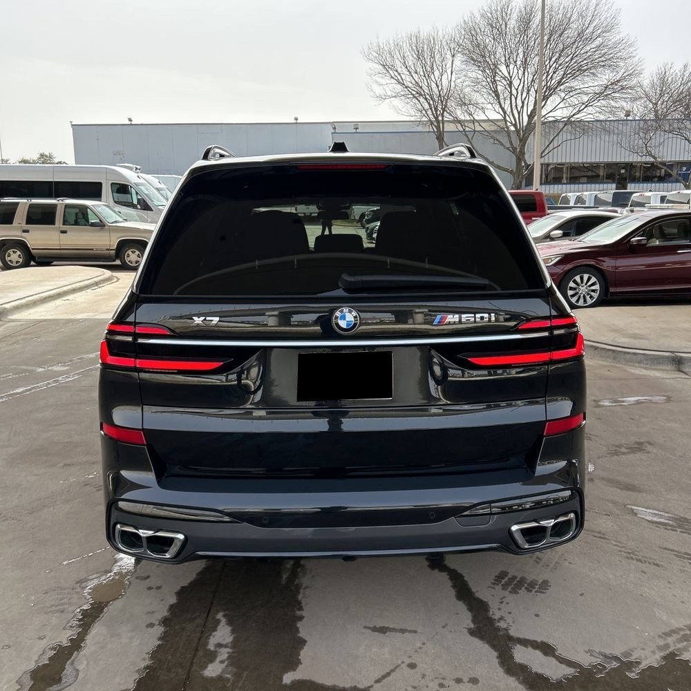2024 BMW X7 M60i