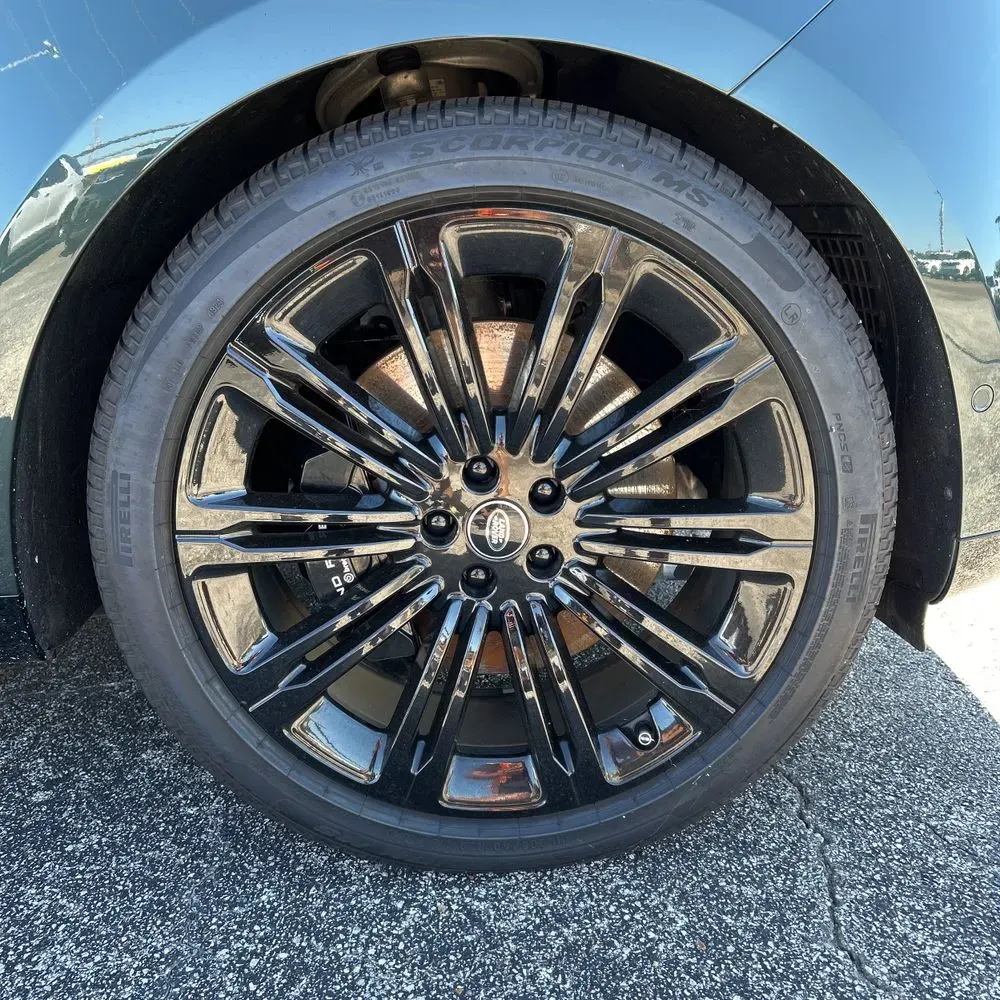 2025 Land Rover Range Rover Autobiography P530