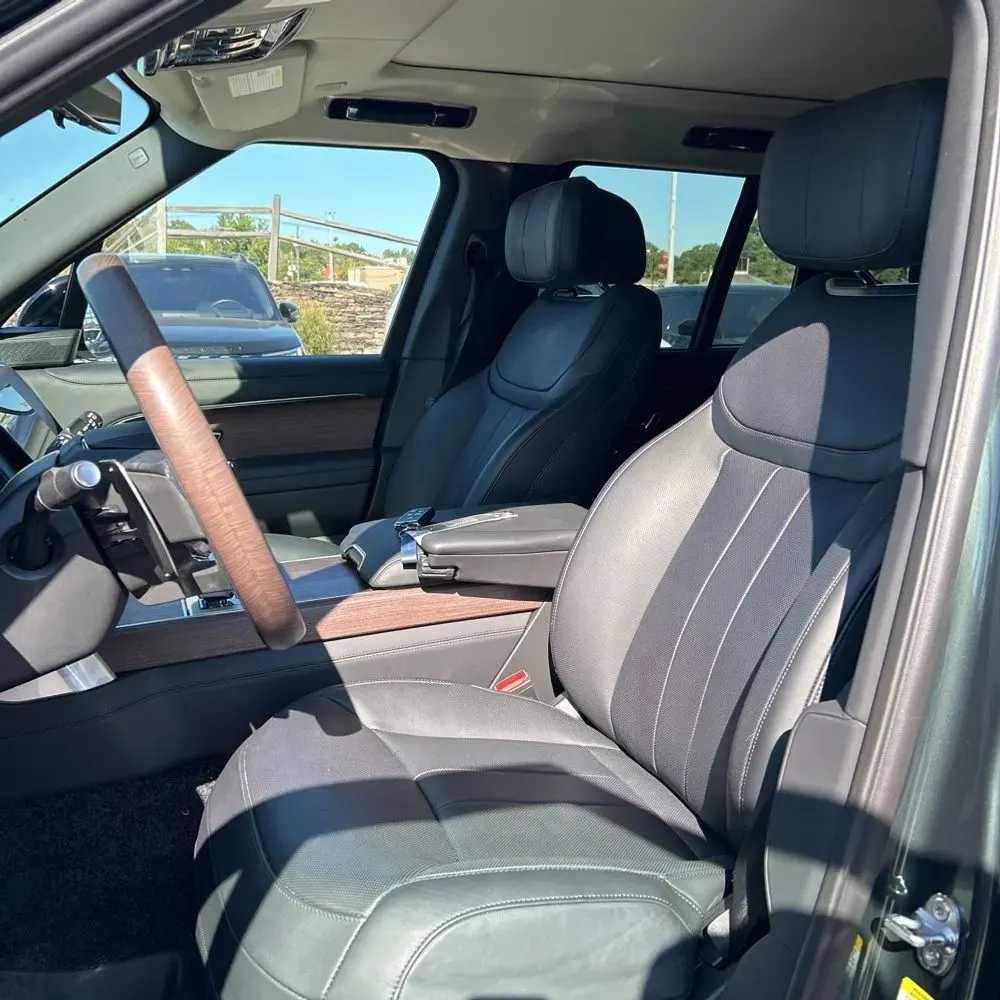 2025 Land Rover Range Rover Autobiography P530
