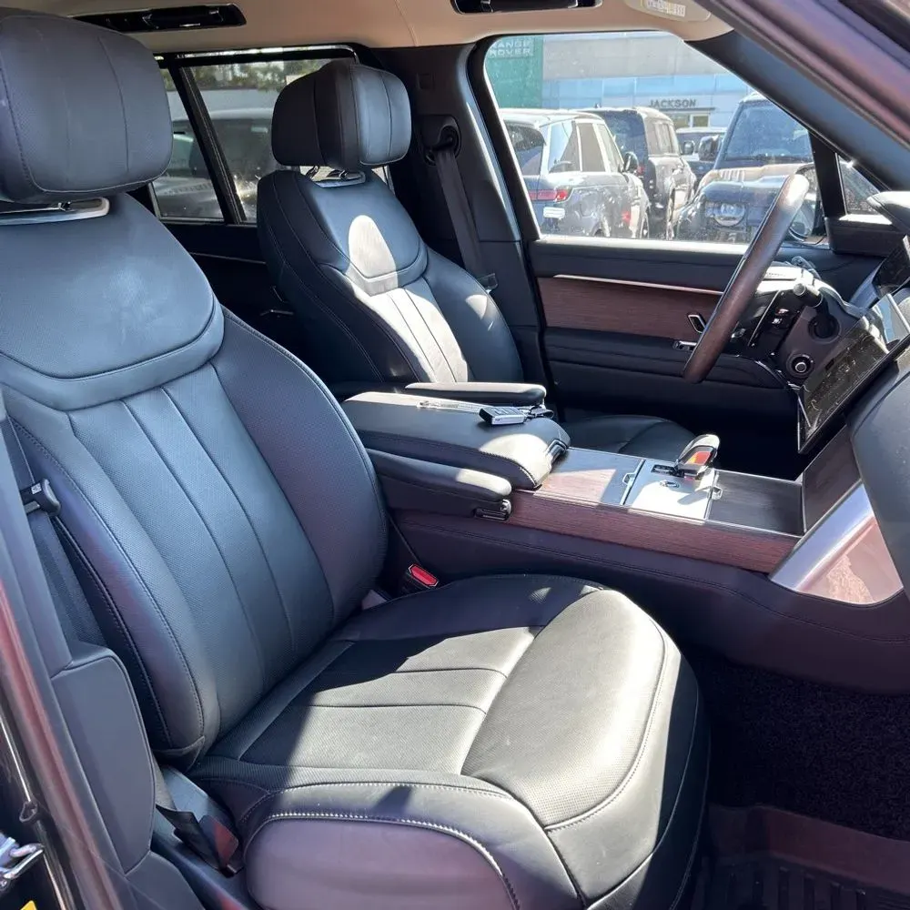 2025 Land Rover Range Rover Autobiography P530