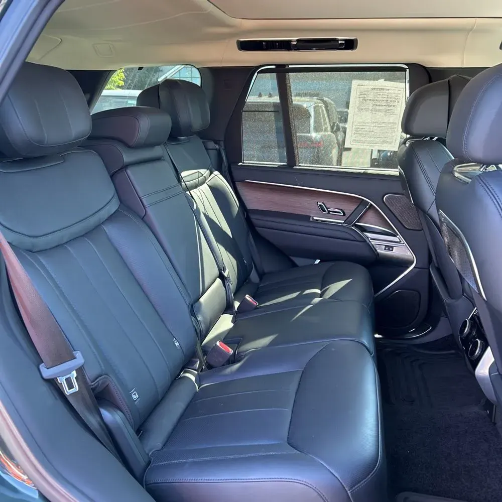 2025 Land Rover Range Rover Autobiography P530